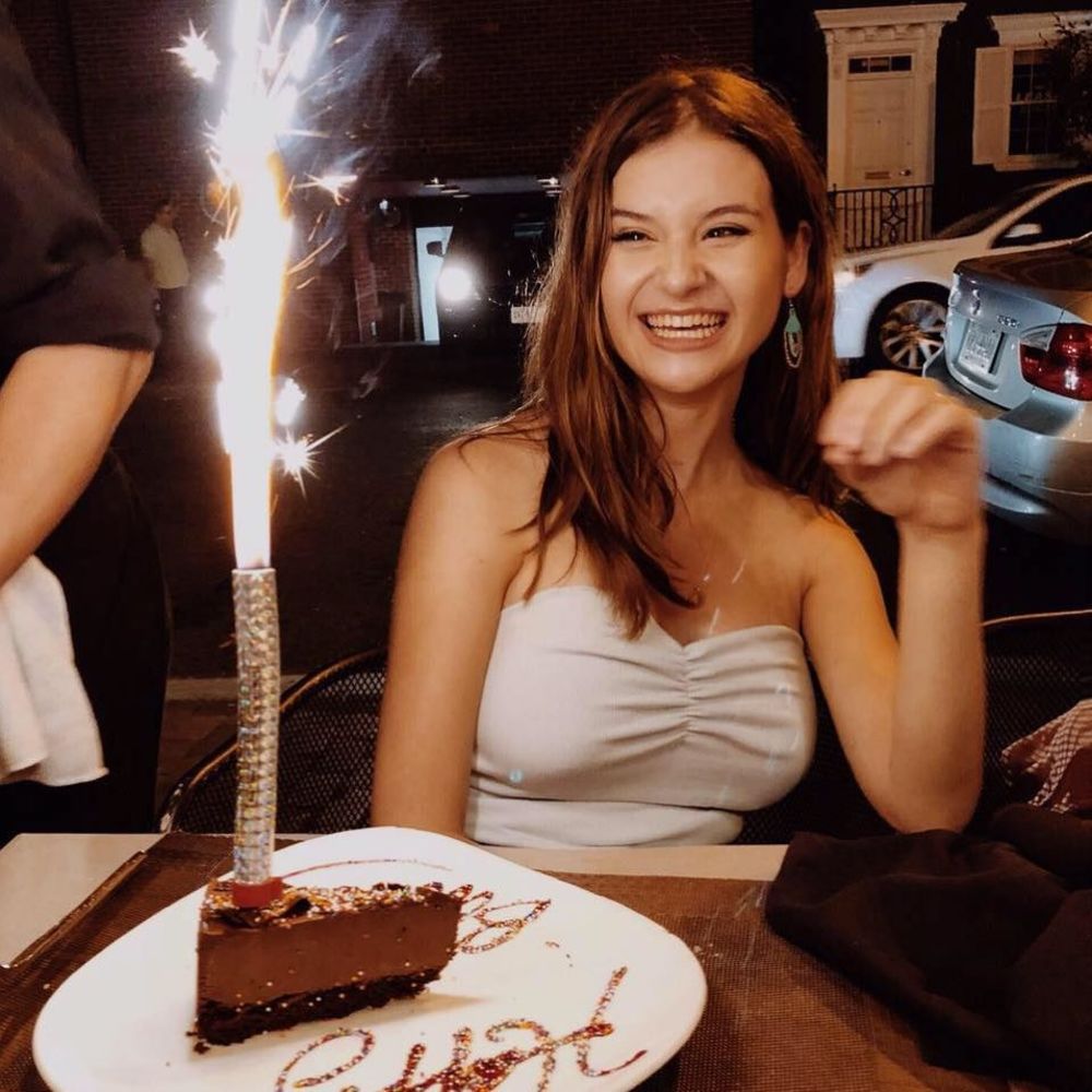 Meet your Posher, Alyssa